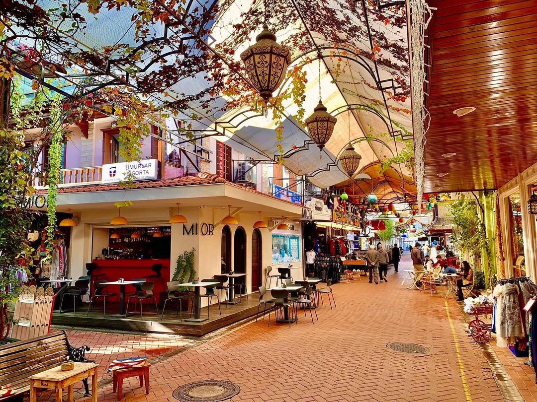 Pasbator Market - Old Town